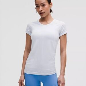 Lululemon Swiftly Tech Short-Sleeve Shirt 2.0
Hip Length